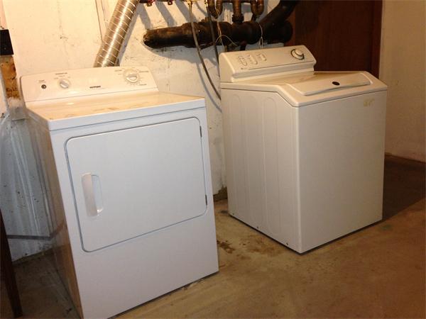 25 Plumtree Road Sunderland, MA 01375 - Photo 26 of 29 a utility room with dryer and washer