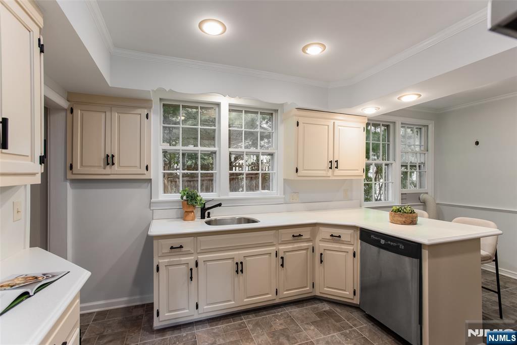 12 Marquette Road Montclair, NJ 07043 - Photo 13 of 36 Gallery Image 13
