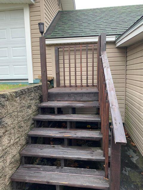 29 Somerset Street Millinocket, ME 04462 - Photo 30 of 38 stairs going to back yard