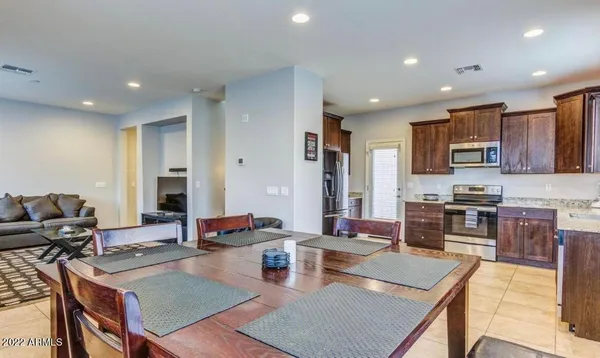 $2,495 | 2802 North 73rd Drive, Phoenix, AZ 85035
