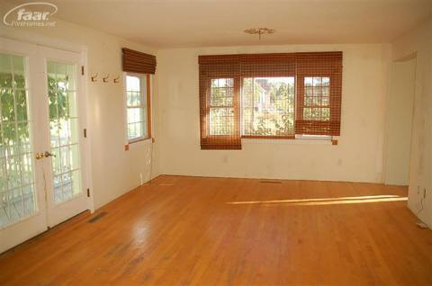 1171 Seymour Road Flint, MI 48532 - Photo 7 of 13 20153564-6.JPG