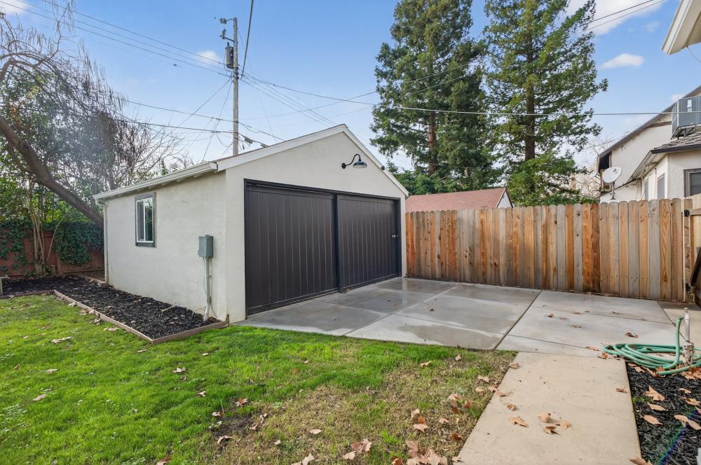 2008 Argail Way Sacramento, CA 95822 - Photo 44 of 53 a backyard of a house