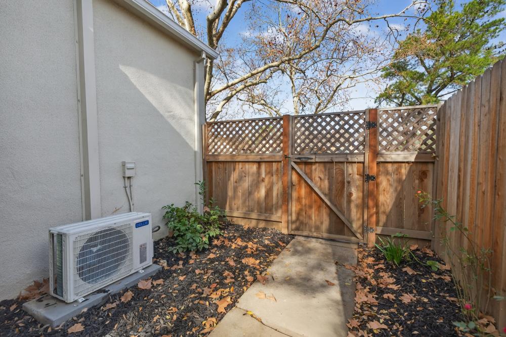 2008 Argail Way Sacramento, CA 95822 - Photo 45 of 53