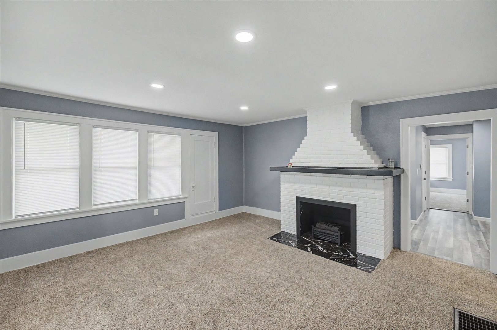 4210 East Park Lane Decatur, IL 62521 - Photo 4 of 34
