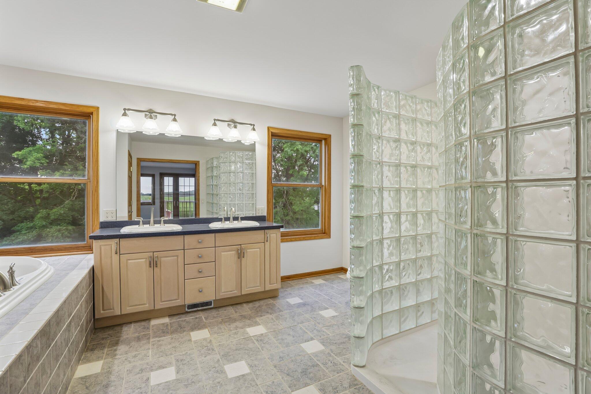 W12242 West Clarkson Road Portland, WI 53594 - Photo 37 of 78 34