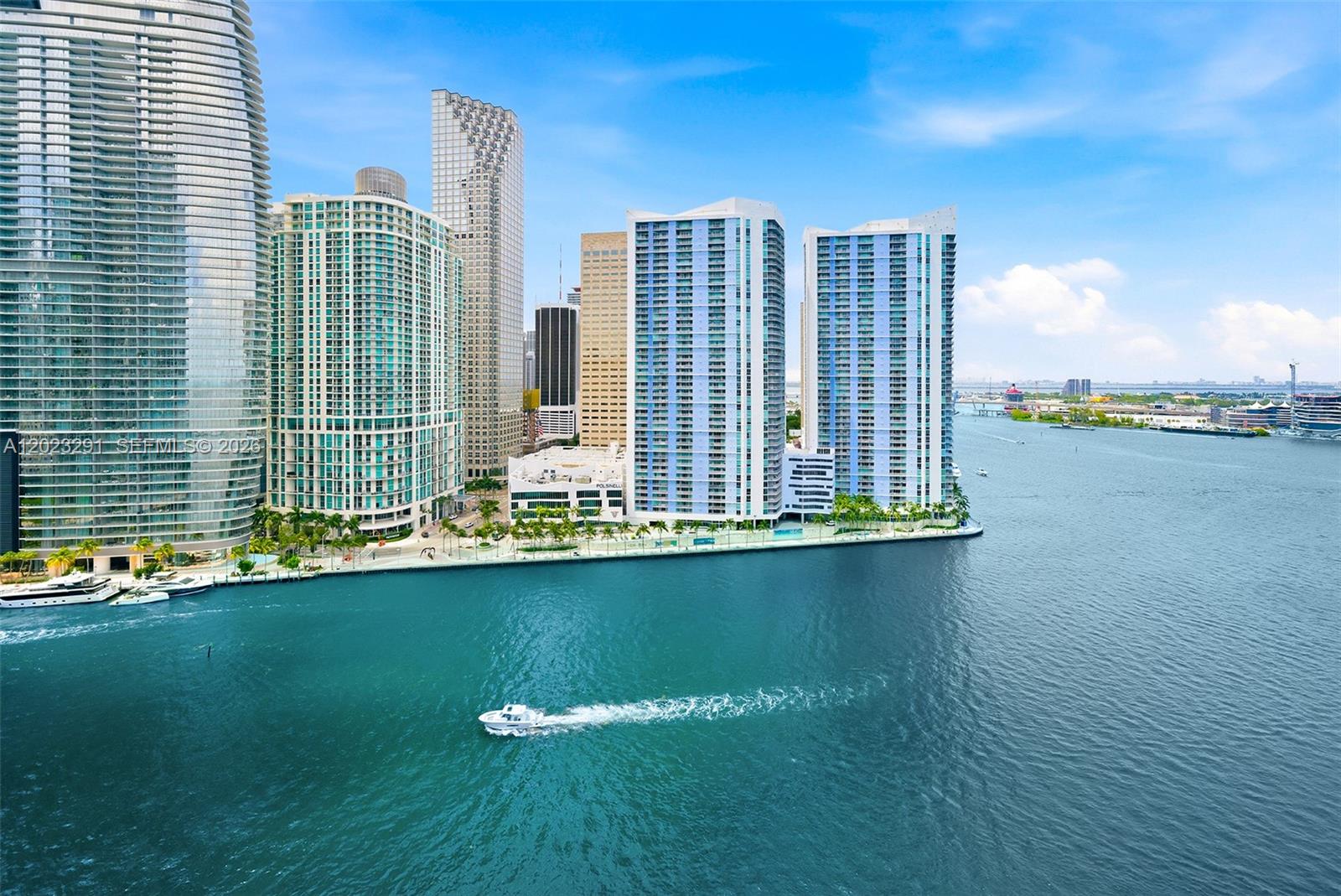 900 Brickell Key Boulevard, Unit 1801 Miami, FL 33131 - Photo 35 of 41