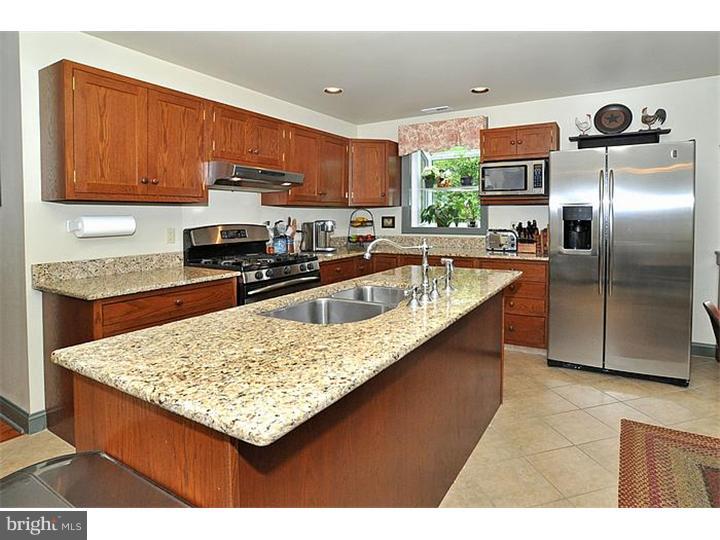 2415 Huntingdon Road Huntingdon Valley, PA 19006 - Photo 13 of 25 Kitchen