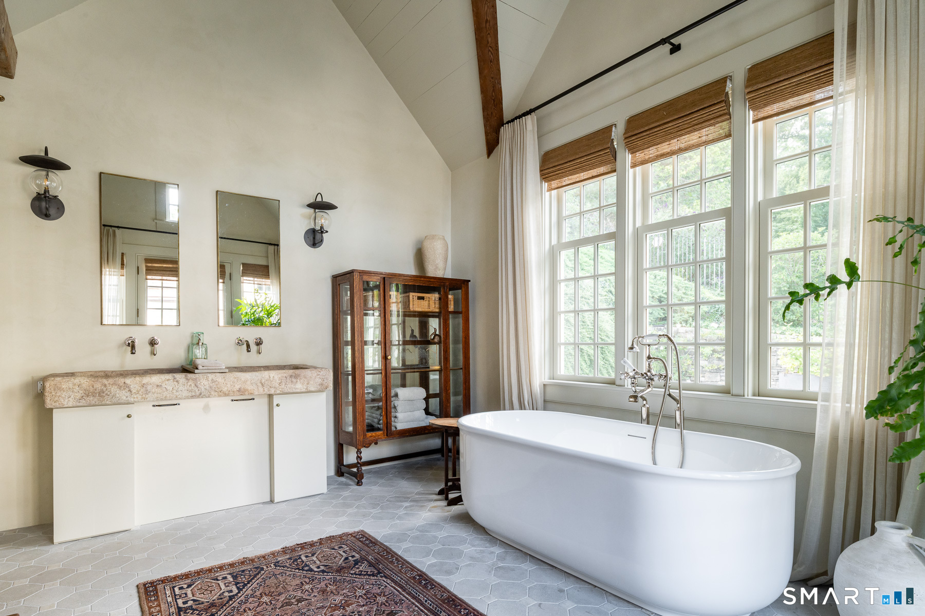 298 Harbor Road Fairfield, CT 06890 - Photo 21 of 40 Gallery Image 21