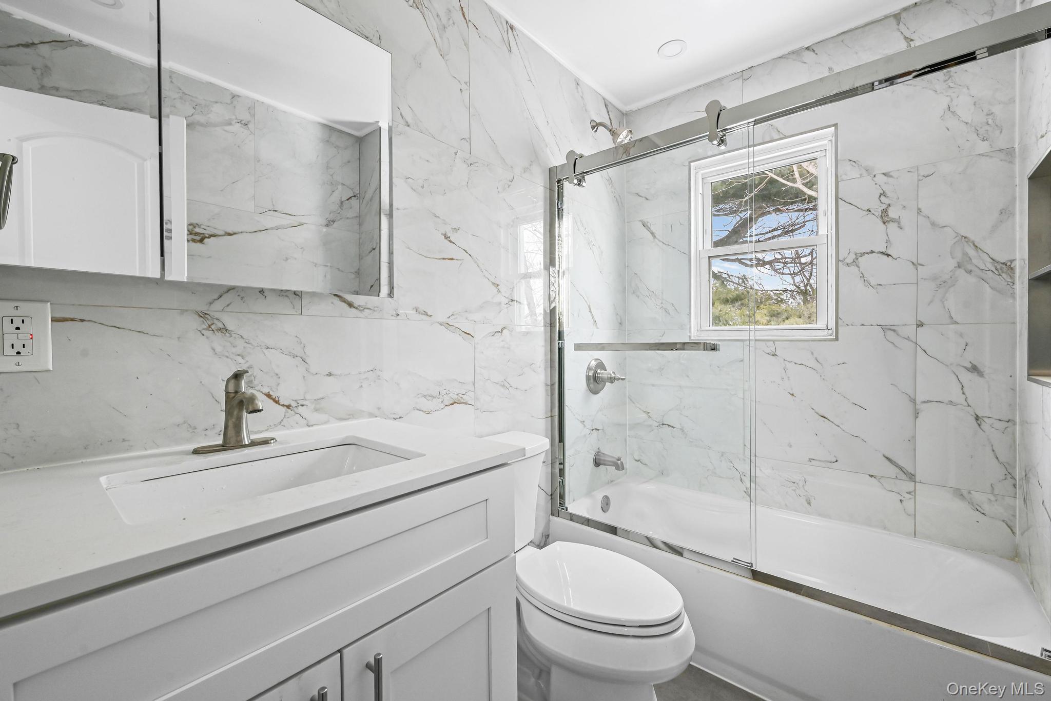 6 Pershing Avenue Valley Stream, NY 11581 - Photo 15 of 16