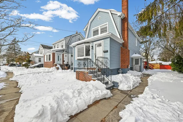 $769,000 | 6 Pershing Avenue, Valley Stream, NY 11581