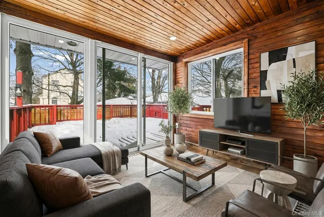 $769,000 | 6 Pershing Avenue, Valley Stream, NY 11581