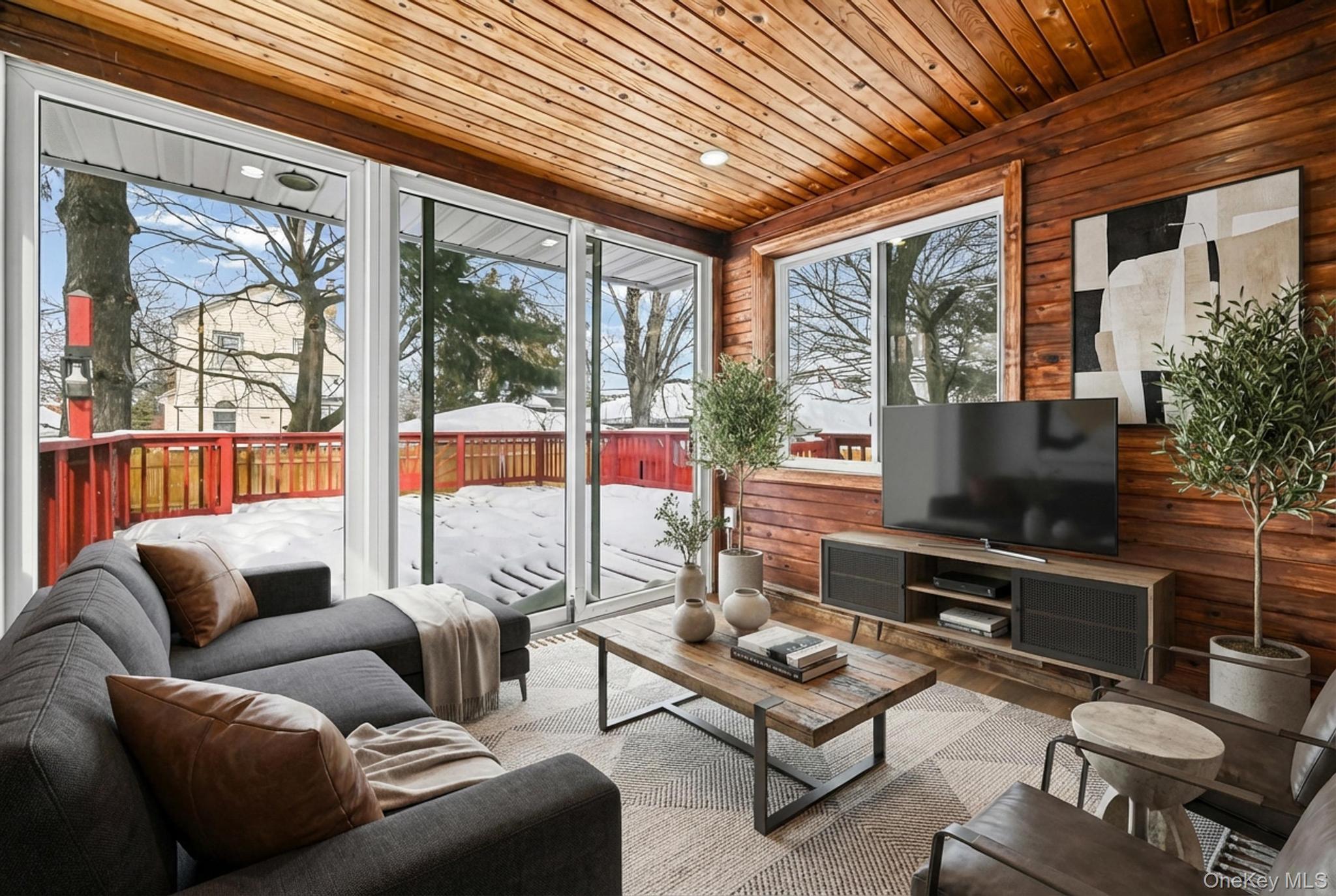 6 Pershing Avenue Valley Stream, NY 11581 - Photo 8 of 16 SUN ROOM