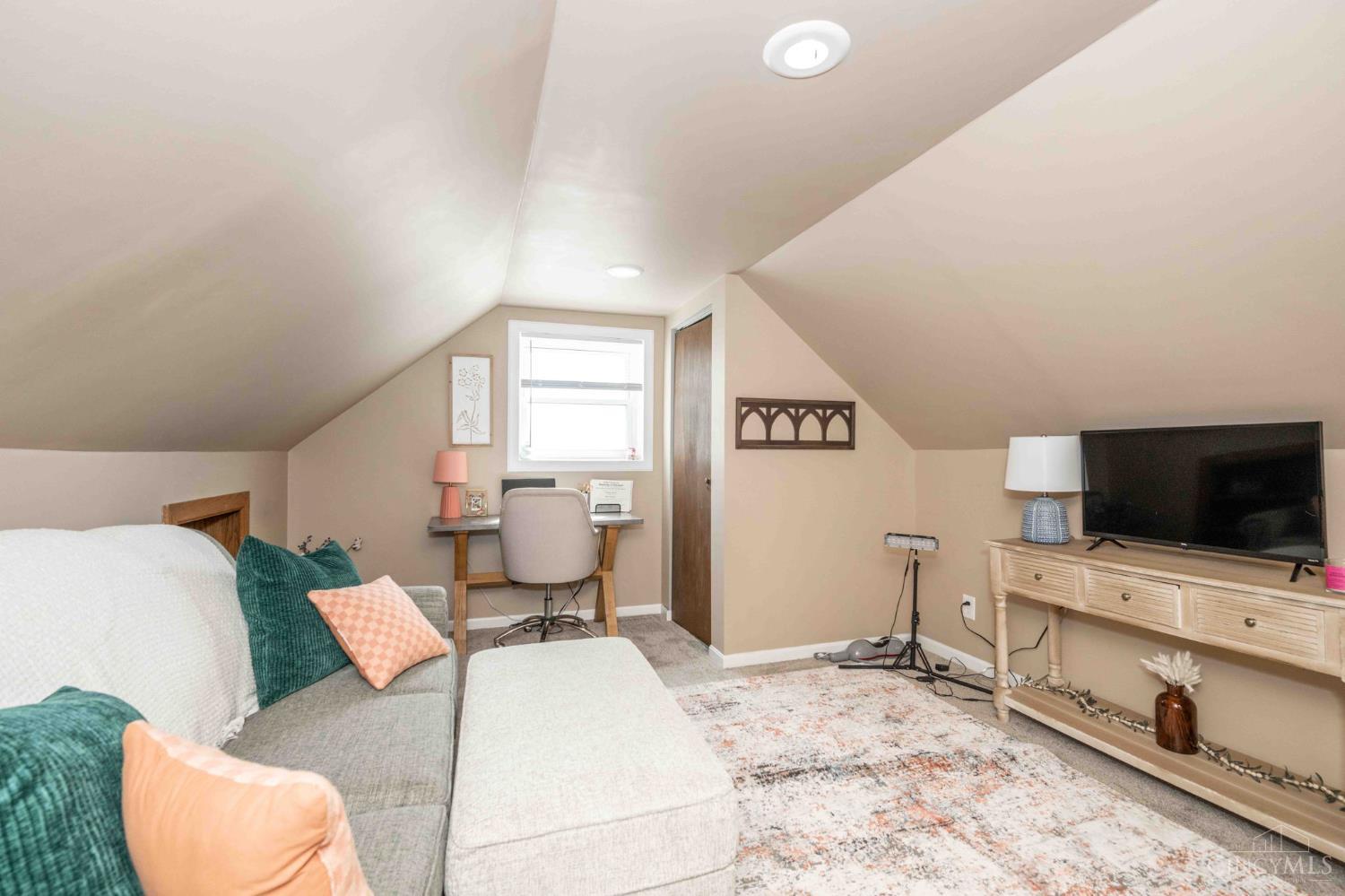 5542 Lawrence Road Cincinnati, OH 45248 - Photo 28 of 32