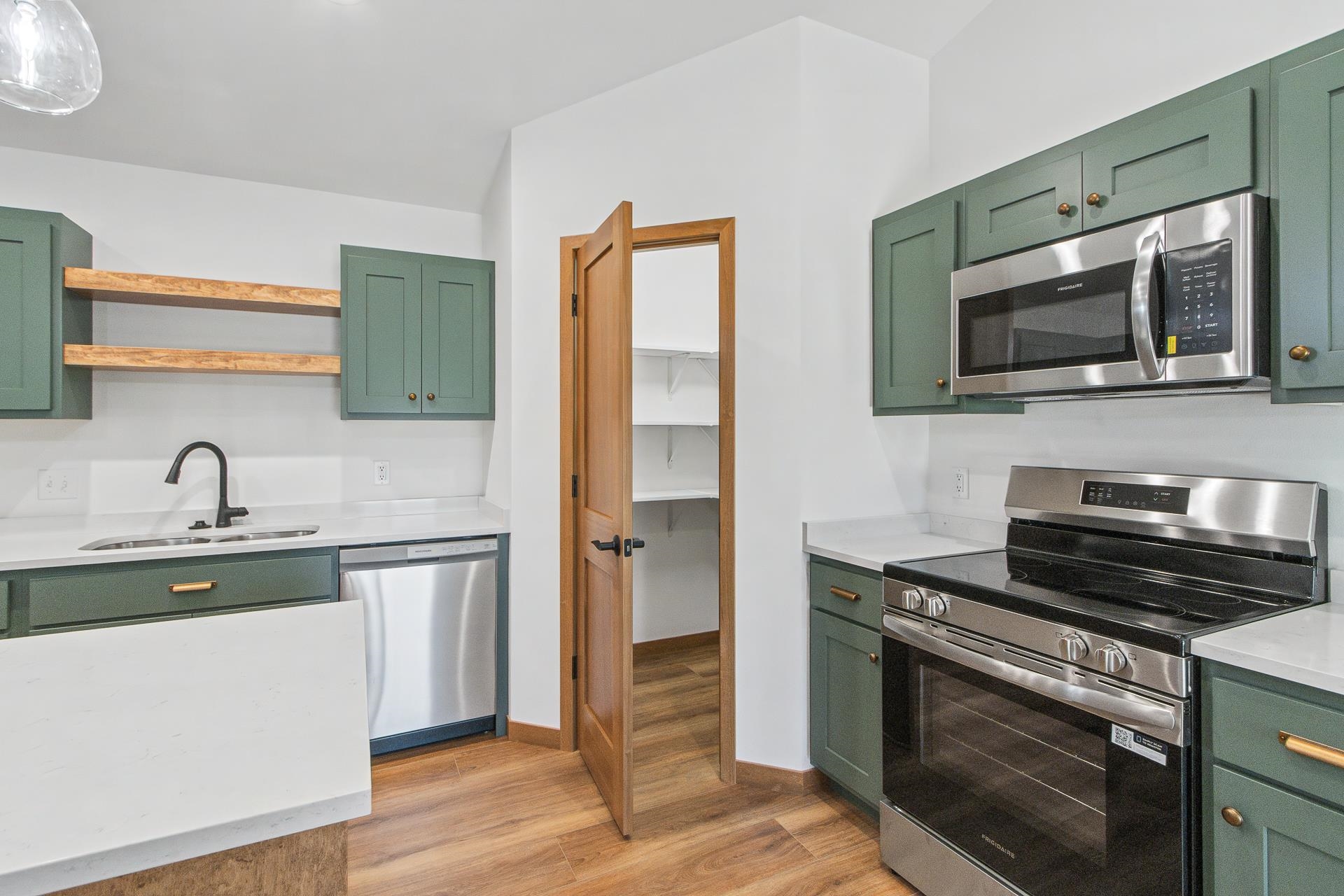 322 Roosevelt Street Baraboo, WI 53913 - Photo 7 of 31