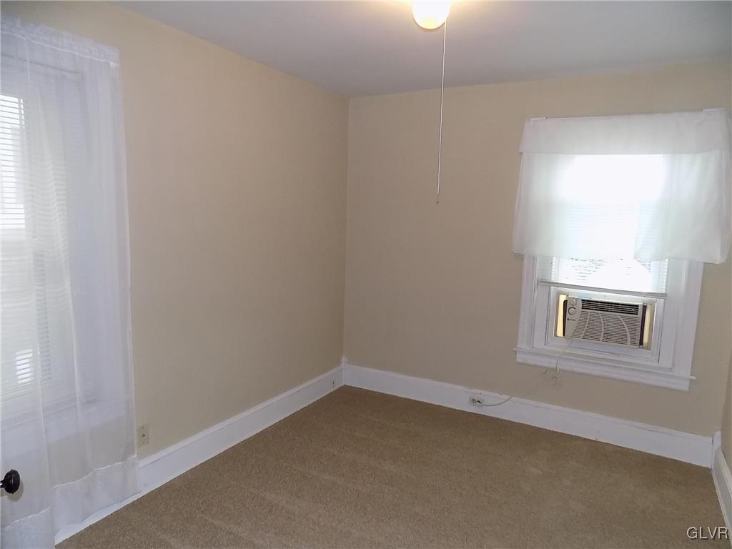927 Spring Street Bethlehem, PA 18018 - Photo 11 of 18