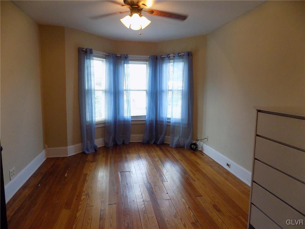 927 Spring Street Bethlehem, PA 18018 - Photo 15 of 18
