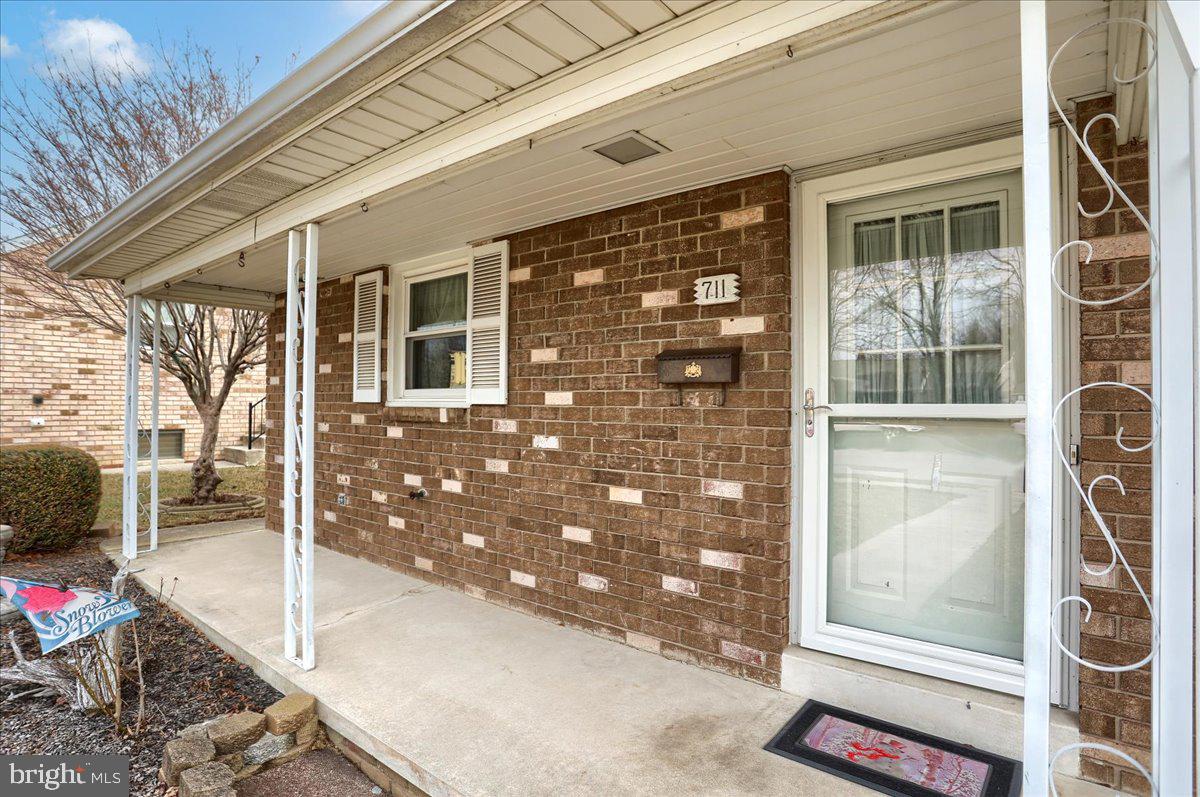 711 East Walnut Street Hanover, PA 17331 - Photo 4 of 31 Gallery Image 4