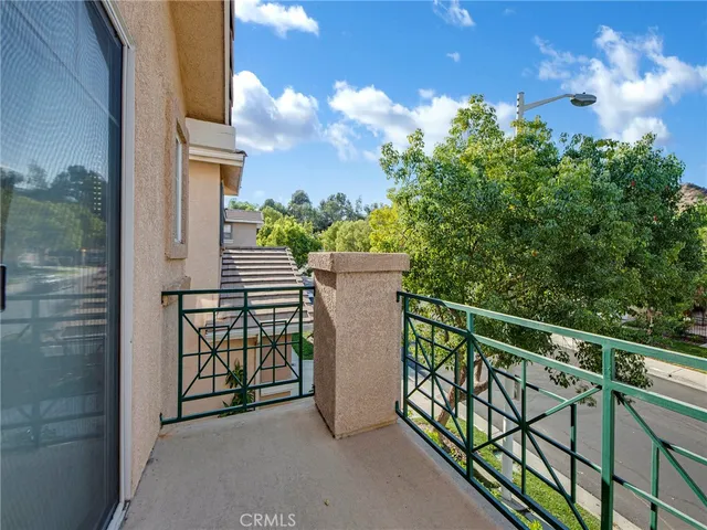 $732,000 | 27626 Iris Place, Castaic, CA 91384