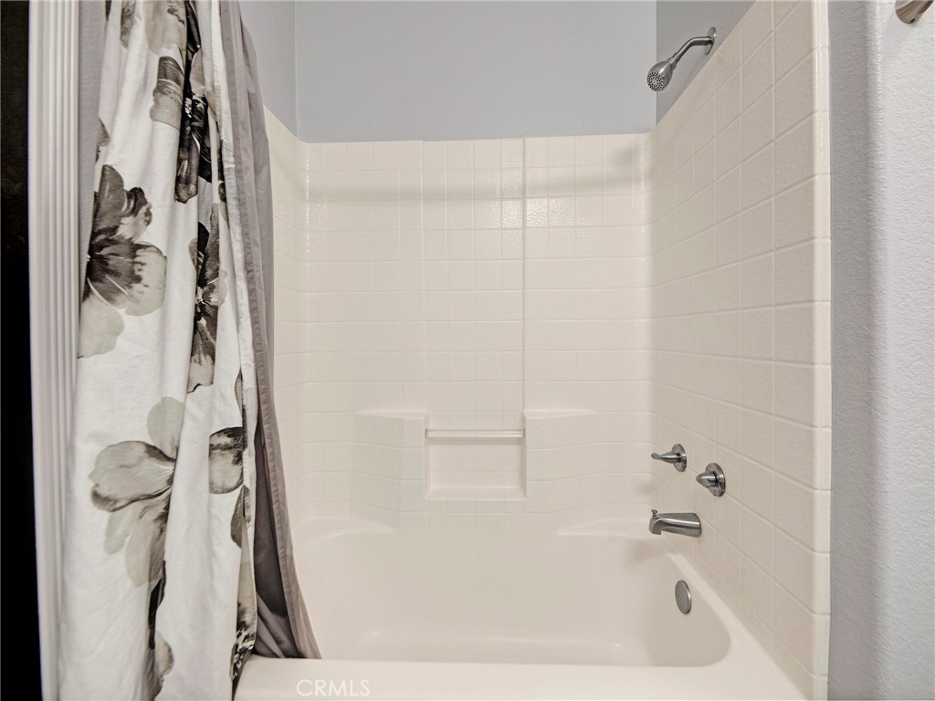 27626 Iris Place Castaic, CA 91384 - Photo 24 of 28