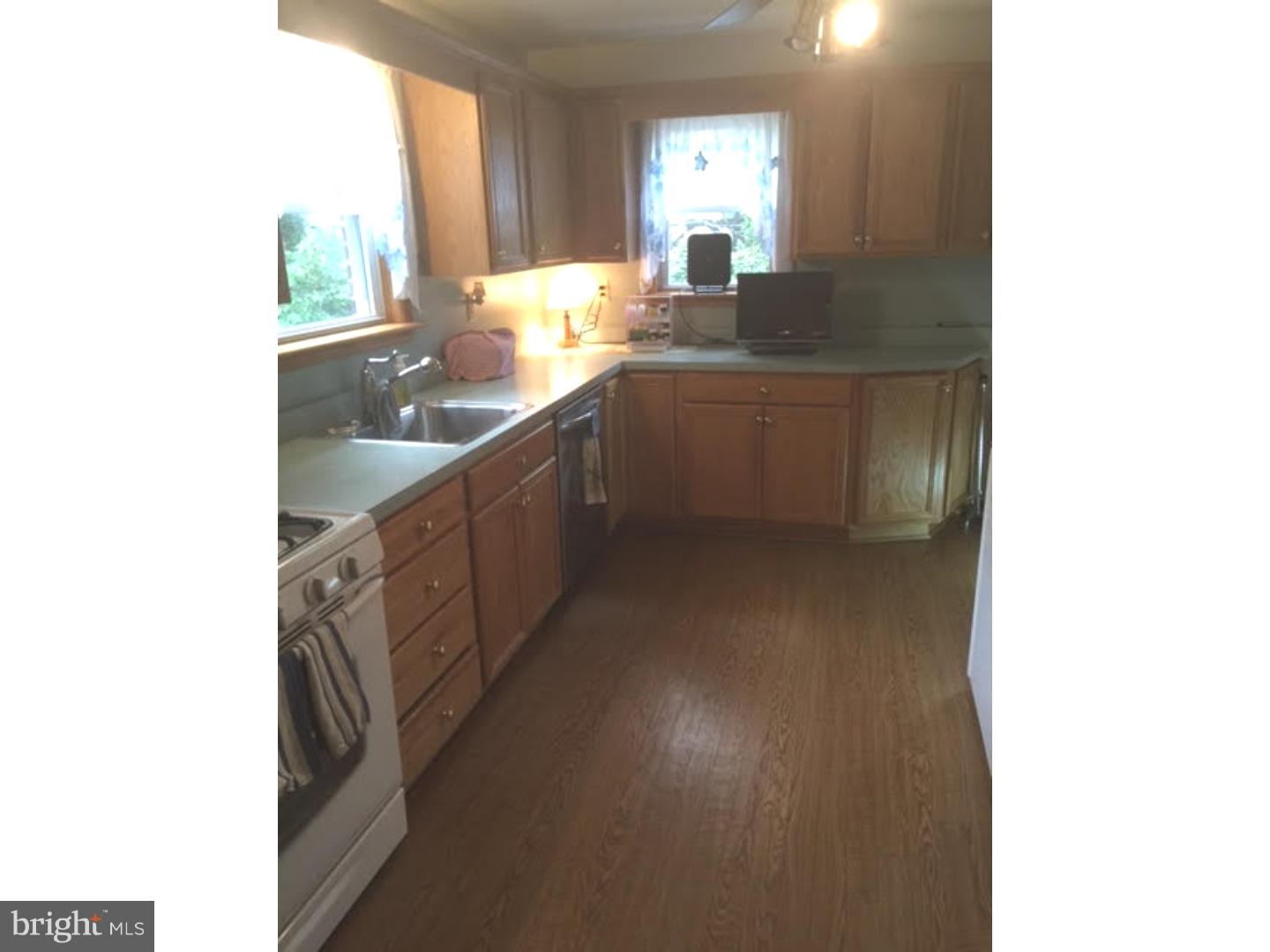 516 Weeks Avenue Riverside, NJ 08075 - Photo 9 of 12
