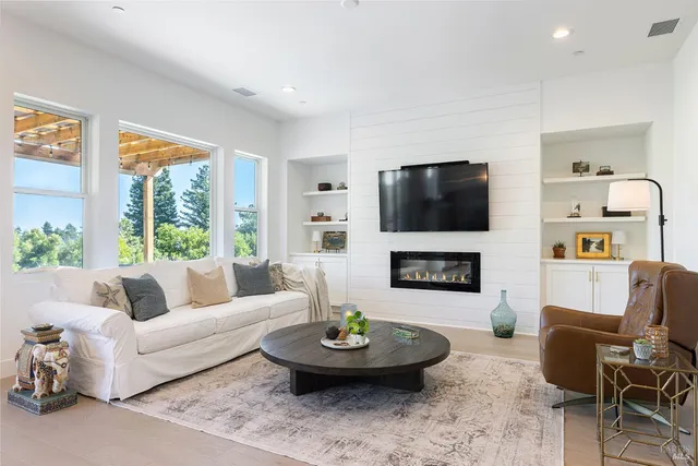 $1,249,000 | 1920 Lyon Court, Santa Rosa, CA 95403