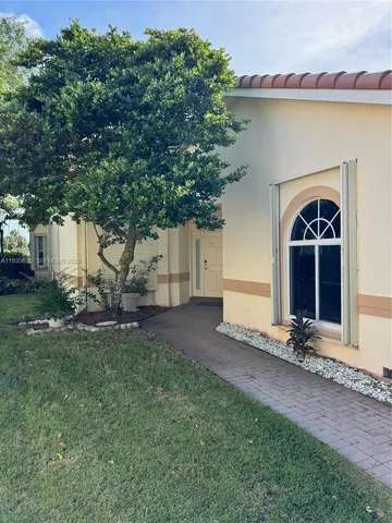 $4,100 | 652 West Palm Aire Drive, Unit 652, Pompano Beach, FL 33069