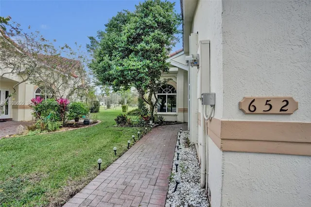 $4,100 | 652 West Palm Aire Drive, Unit 652, Pompano Beach, FL 33069