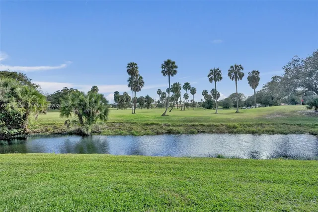 $4,100 | 652 West Palm Aire Drive, Unit 652, Pompano Beach, FL 33069