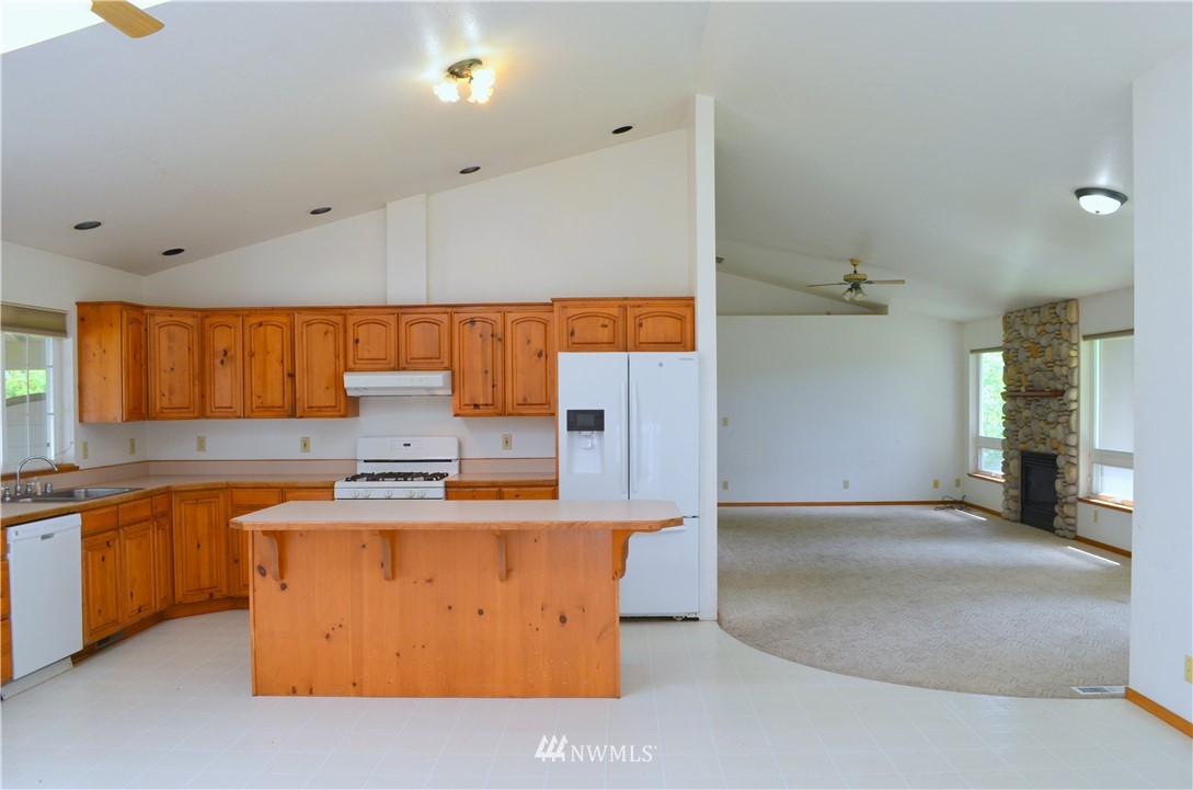 9355 Sunrise Road Blaine, WA 98230 - Photo 5 of 25