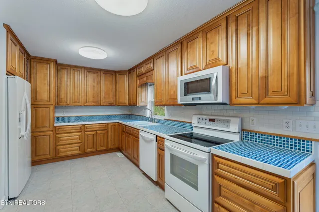 $749,300 | 668 Raccoon Valley Road, Maynardville, TN 37807