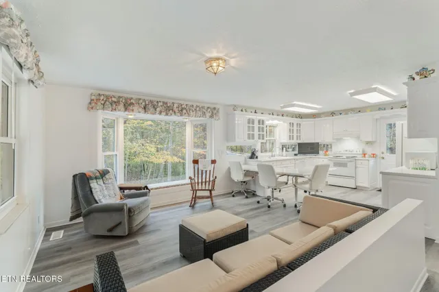 $749,300 | 668 Raccoon Valley Road, Maynardville, TN 37807