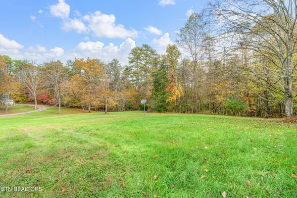 $749,300 | 668 Raccoon Valley Road, Maynardville, TN 37807