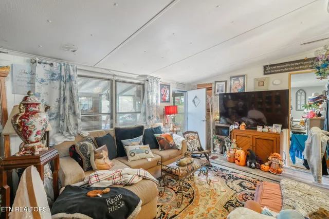 $749,300 | 668 Raccoon Valley Road, Maynardville, TN 37807