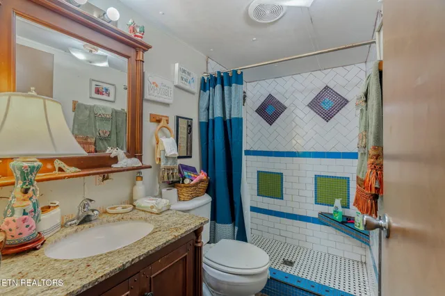 $749,300 | 668 Raccoon Valley Road, Maynardville, TN 37807