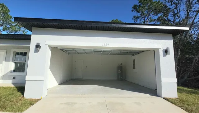 a view of a garage