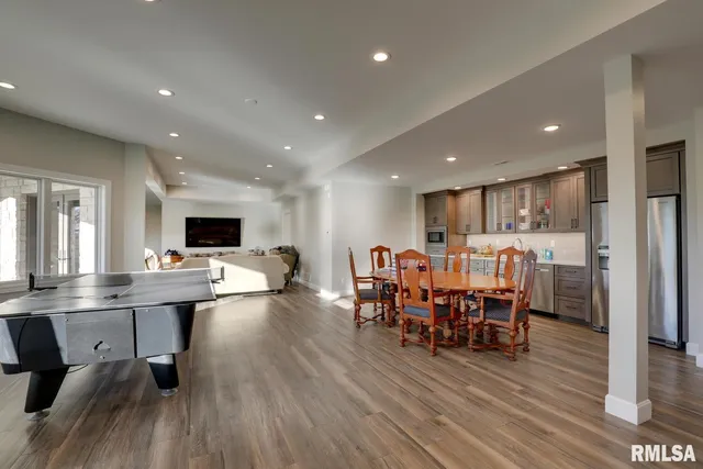 $1,995,000 | 2300 Greenspointe Circle, Quincy, IL 62301