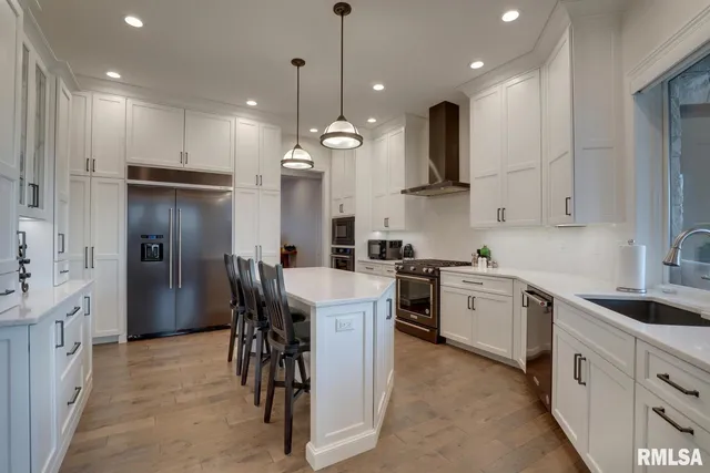 $1,995,000 | 2300 Greenspointe Circle, Quincy, IL 62301