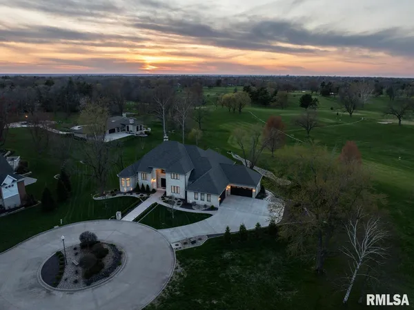 $1,895,000 | 2300 Greenspointe Circle, Quincy, IL 62301
