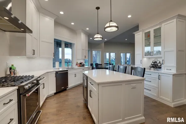 $1,895,000 | 2300 Greenspointe Circle, Quincy, IL 62301