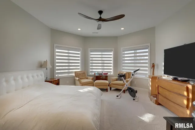 $1,995,000 | 2300 Greenspointe Circle, Quincy, IL 62301