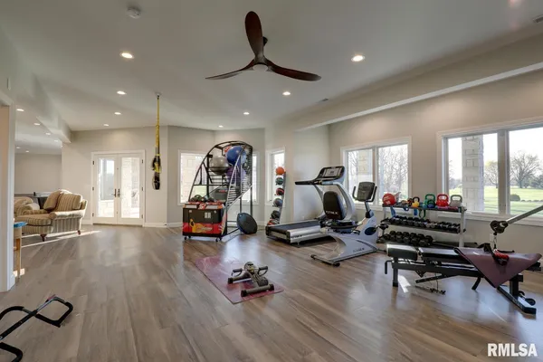 $1,895,000 | 2300 Greenspointe Circle, Quincy, IL 62301