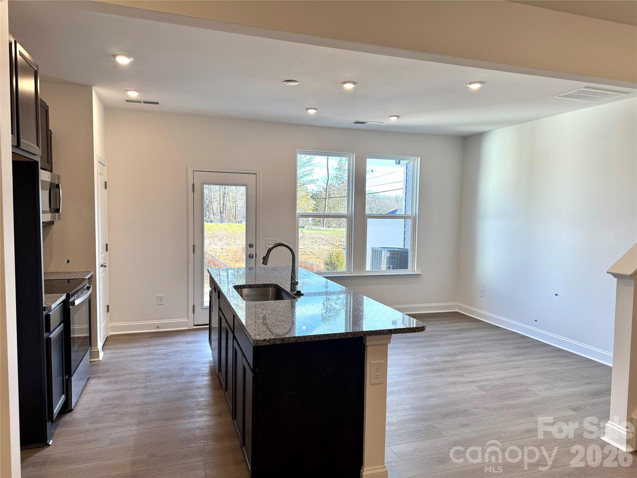 7709 Ethora Way Charlotte, NC 28216 - Photo 9 of 33