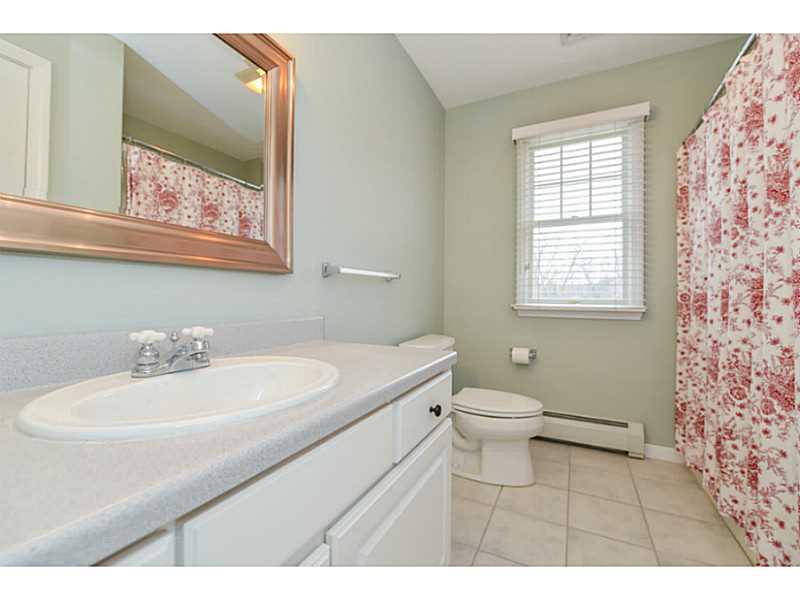 185 Wickford Point Road North Kingstown, RI 02852 - Photo 14 of 23 Master Bath/Spa.