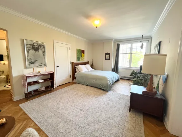 $2,995 | 925 East Wells Street, Unit 220, Milwaukee, WI 53202