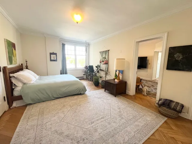 $2,995 | 925 East Wells Street, Unit 220, Milwaukee, WI 53202