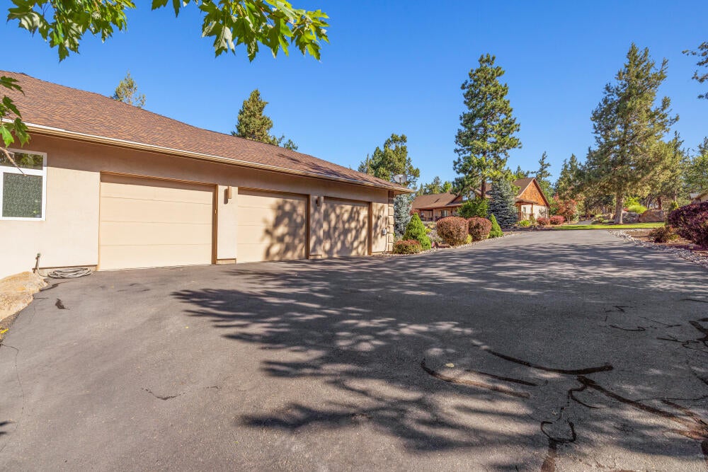 6246 Sanderling Road Klamath Falls, OR 97601 - Photo 12 of 61 6246SanderlingRd-12