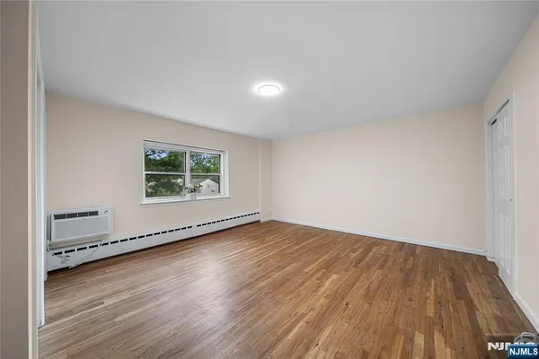 $3,300 | 1565 Center Avenue, Unit 3D, Fort Lee, NJ 07024