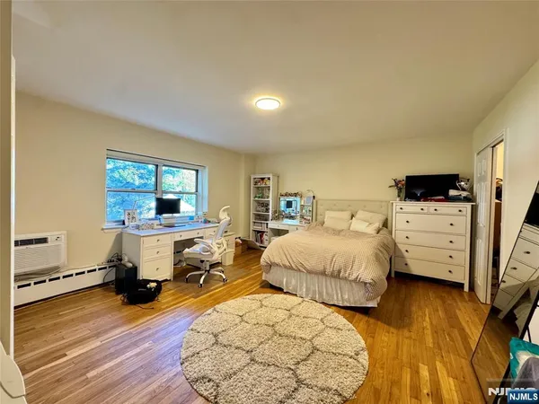 $3,300 | 1565 Center Avenue, Unit 3D, Fort Lee, NJ 07024