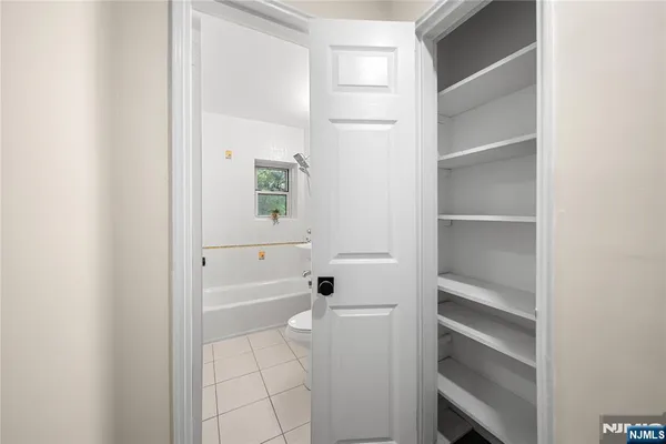 $3,300 | 1565 Center Avenue, Unit 3D, Fort Lee, NJ 07024