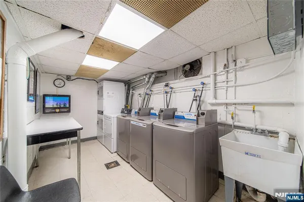 $3,300 | 1565 Center Avenue, Unit 3D, Fort Lee, NJ 07024